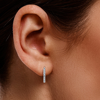 Boucle d'oreille en argent avec zircone cubique